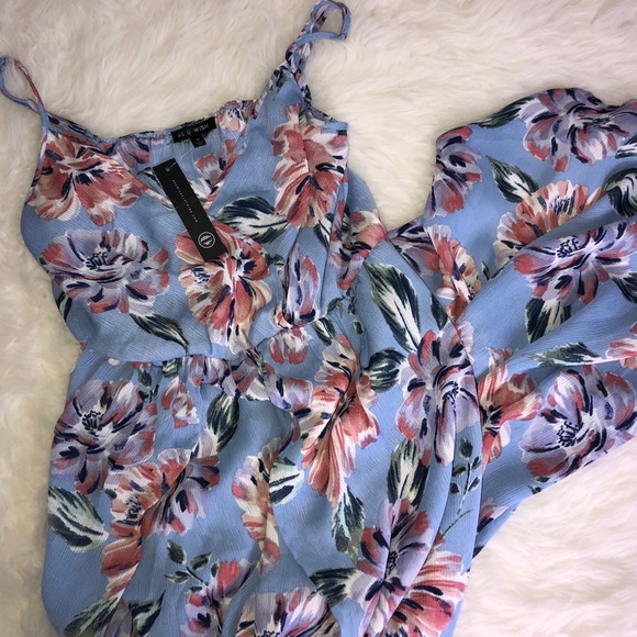 Elegant & Sexy Dress with  shorts & cape skirt NWT - Picture 2 of 8